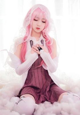 伦理年轻的母亲